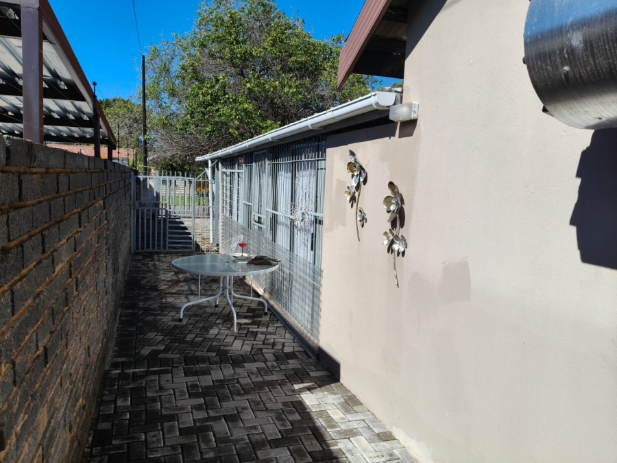 3 Bedroom Property for Sale in Protea Park North West